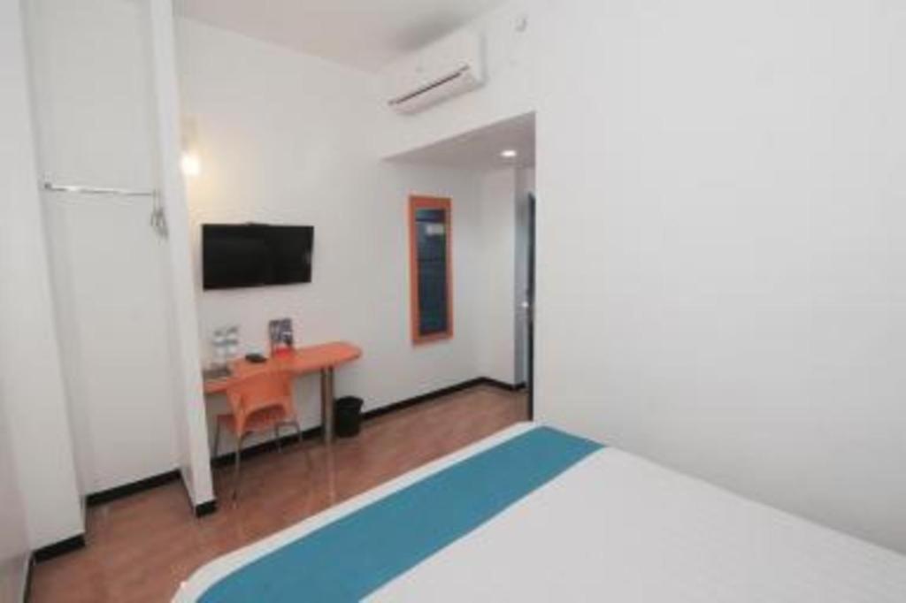 Oriza Hotel Surabaya Exteriör bild
